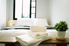 YAKTHAI POSHTEL